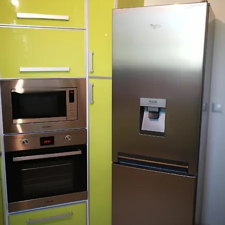 The White House In Palamartsa Apartment