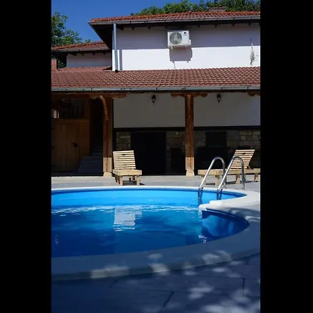 The White House In Palamartsa Palamarza