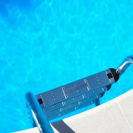 The White House In Palamartsa Apartment *