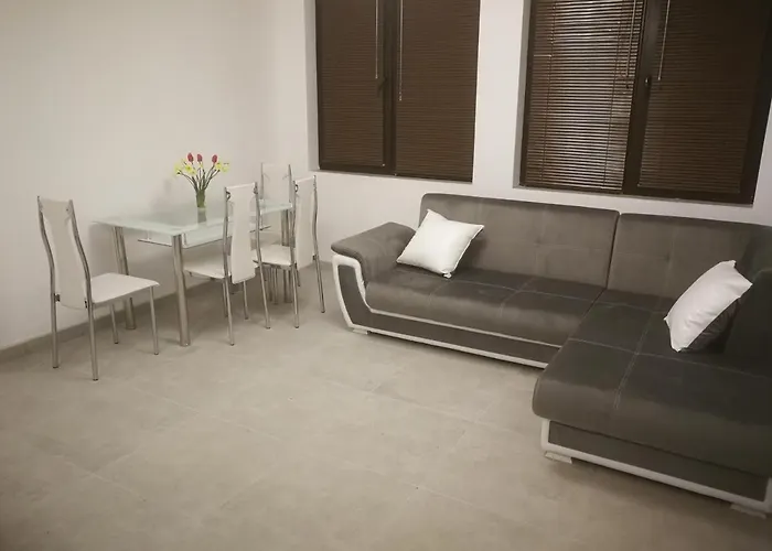 The White House In Palamartsa شقة